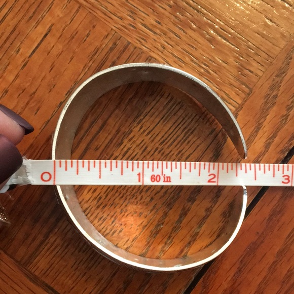 ⛸TRADED⛸Vintage Tibetan Silver elephant cuff bracelet - Picture 13 of 13